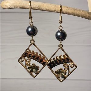 Hawaiian Plumeria with Shell Pearl Earring